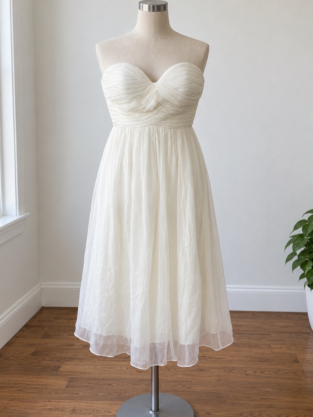 Donna Morgan Ivory Strapless Sweetheart Tulle Midi Dress